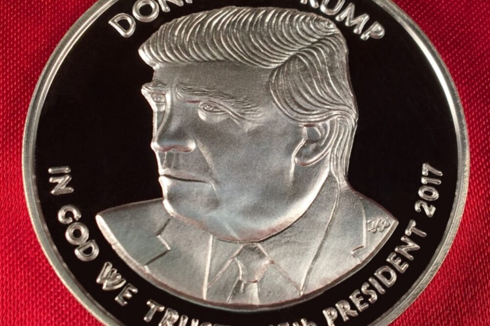 President Trump 38 mm, 1oz .9999 Fine Silver